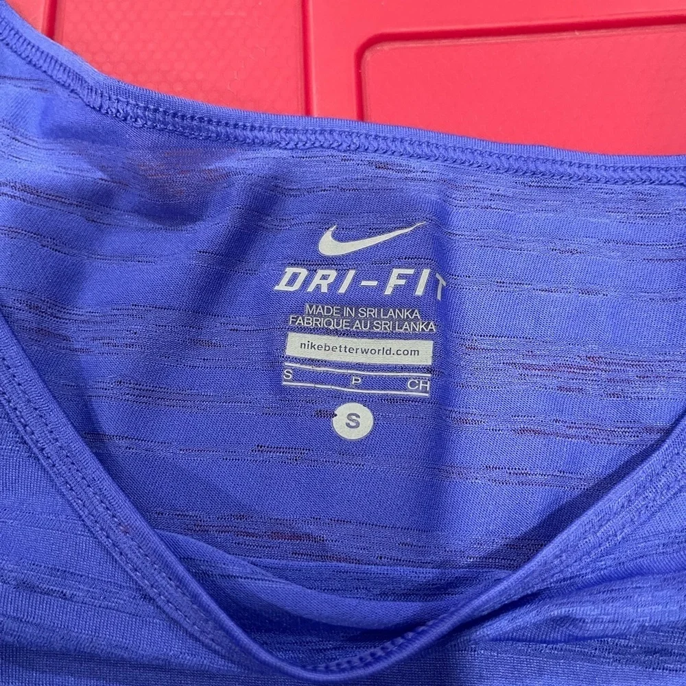 NIKE PURPLE ,  SMALL , SHort SLEEVES Dri-FIT Tank Top - Picture 4 of 7
